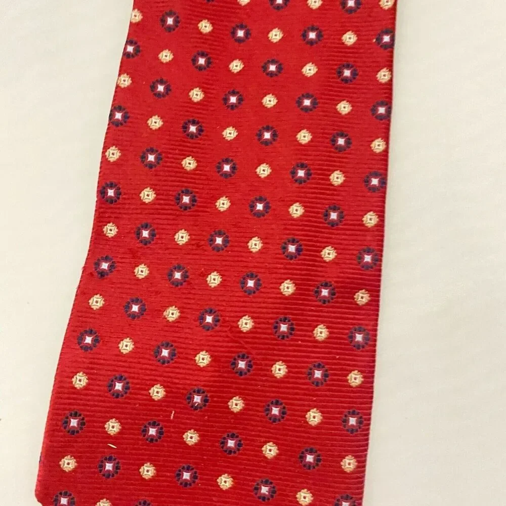 #5557 Roundtree & Yorke Red Dotted Necktie, Tie 59 x 4